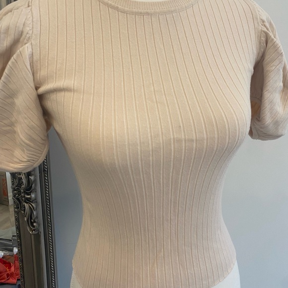 Zara puff sleeve top, tags have been removed. - Picture 5 of 5